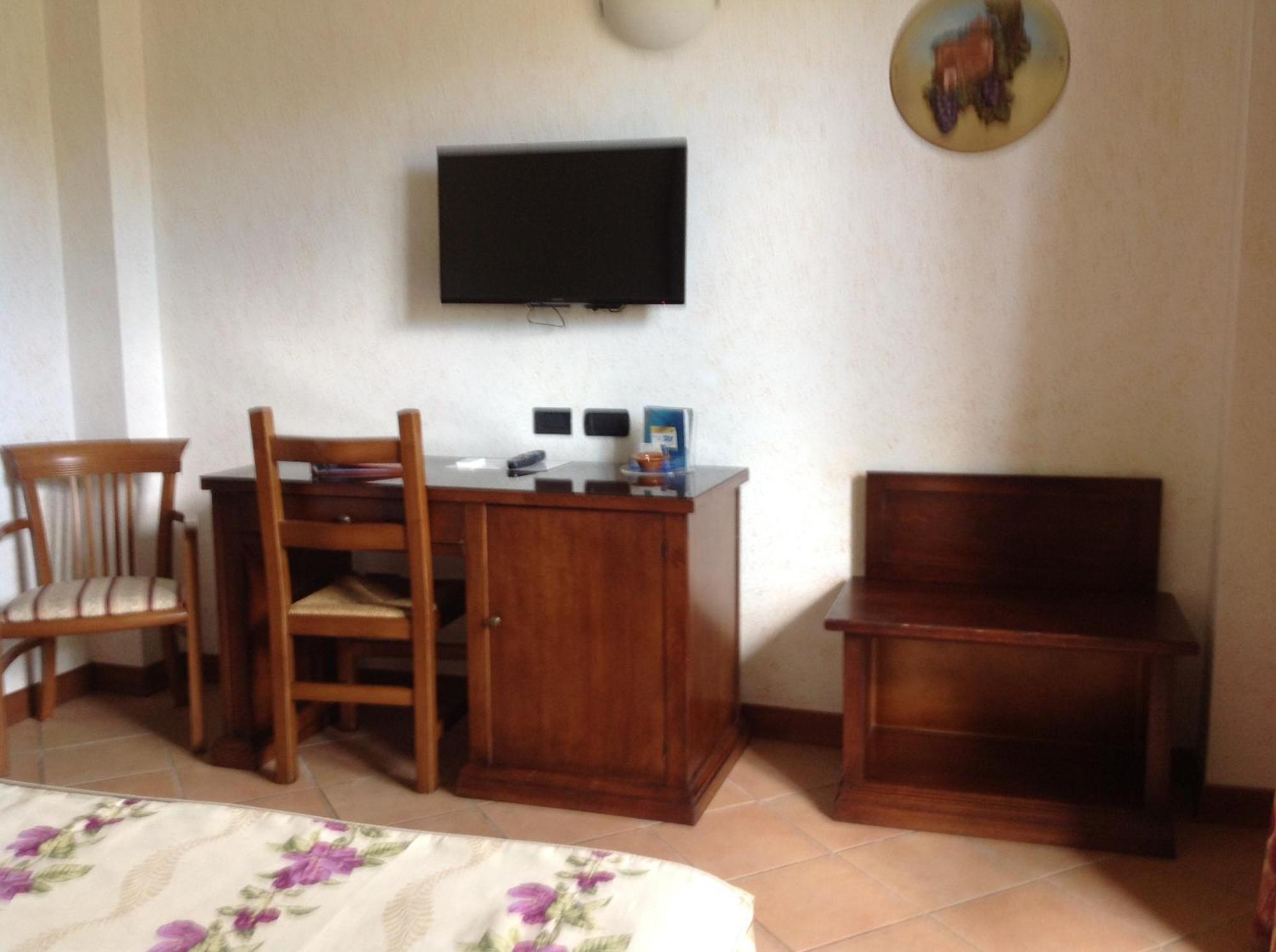 Hotel Sovestro San Gimignano Camera foto